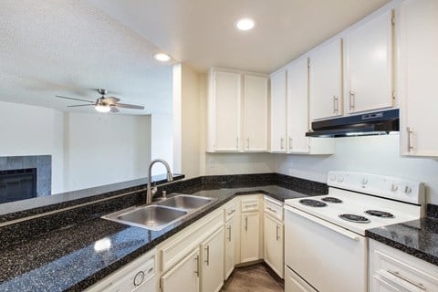 Floor plan for 1 bed, 1 bath, 650 sqft